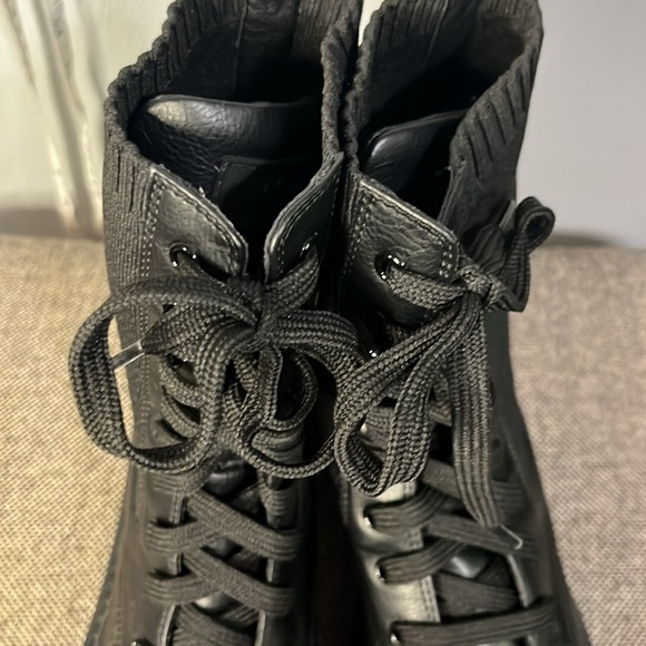 Yellowbox Akie style dark brown boots, size 7 1/2. - Picture 6 of 13